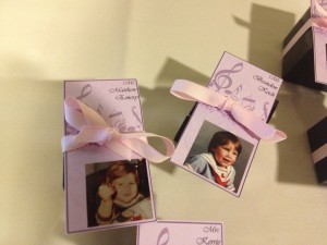 Wedding Place Card Baby Picture Idea