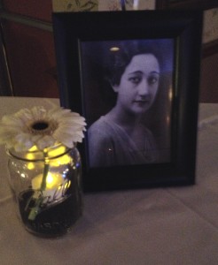 photo centerpiece idea