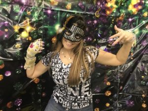 Mardi Gras Theme Party DIY Photo Booth