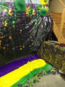 Mardi Gras Theme Party DIY Photo Booth