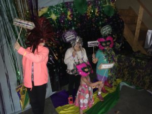 Mardi Gras Theme Party DIY Photo Booth